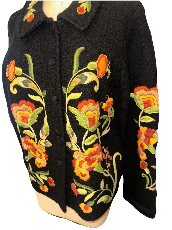 Dean и белый цветочный вышивка свитер шерсти средний - Изображение 2 из 4