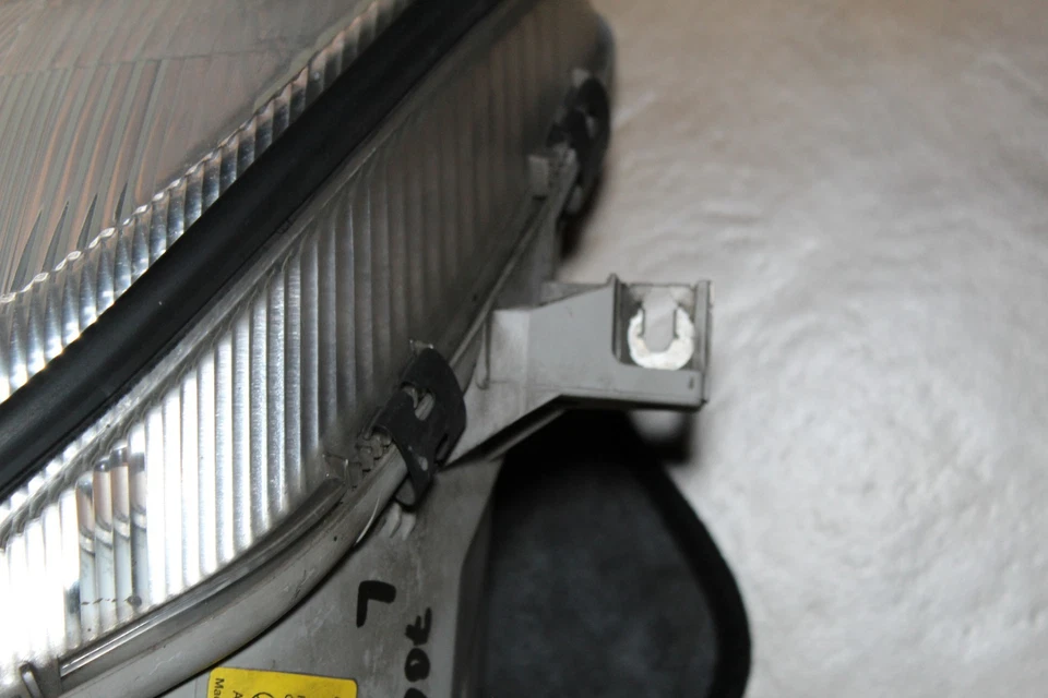 Mercedes-Benz SLK R170 Xenon Scheinwerfer Links A1708201161 - Bild 4 von 4