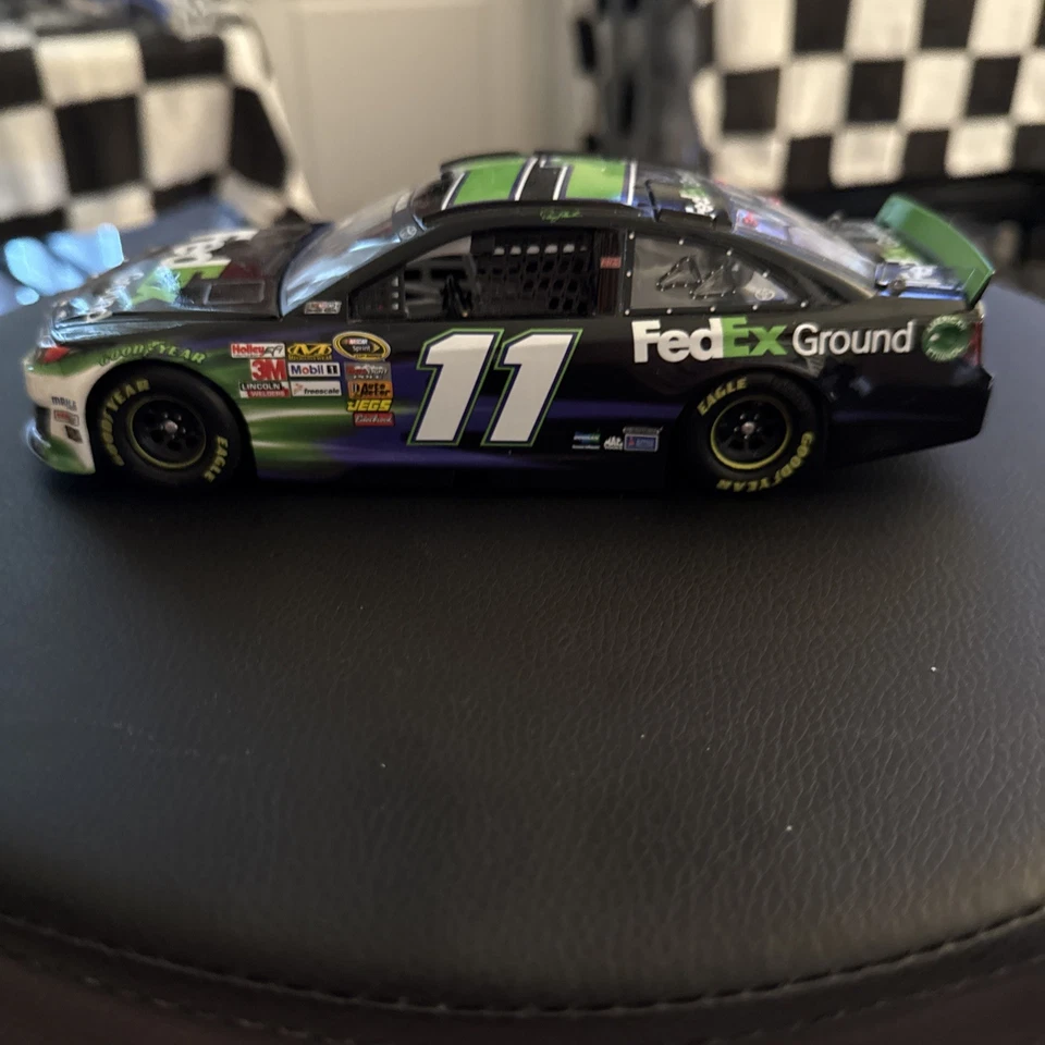 2013 Denny Hamlin #11 FedEx Ground 1/24 Lionel Nascar Diecast 50/775 - Image 4 of 4