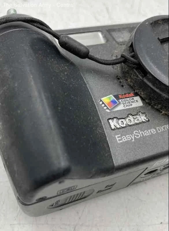 Kodak EasyShare DX7630 6.1MP Black Auto Power Save Point & Shoot Digital Camera - Image 2 of 4