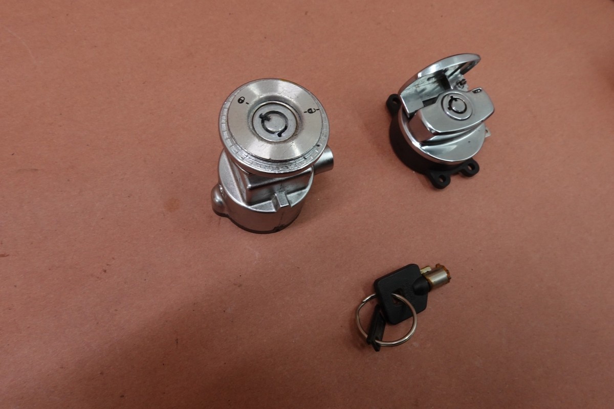 その他 LOCKDVD 2007-2011 Harley Dyna Super Glide FXDC Lockset Ignition Key