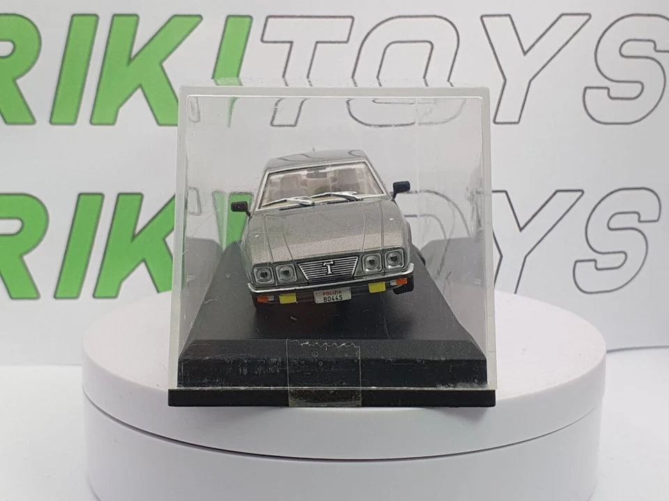 De Tomaso Deauville Edículo 1/43 Plata - Imagen 2 de 4