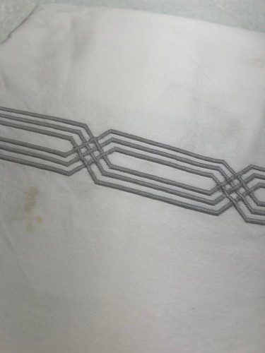 Hudson Park Collection Italian Linens Tivoli Jacquard King Duvet silver Preowned - Picture 8 of 9