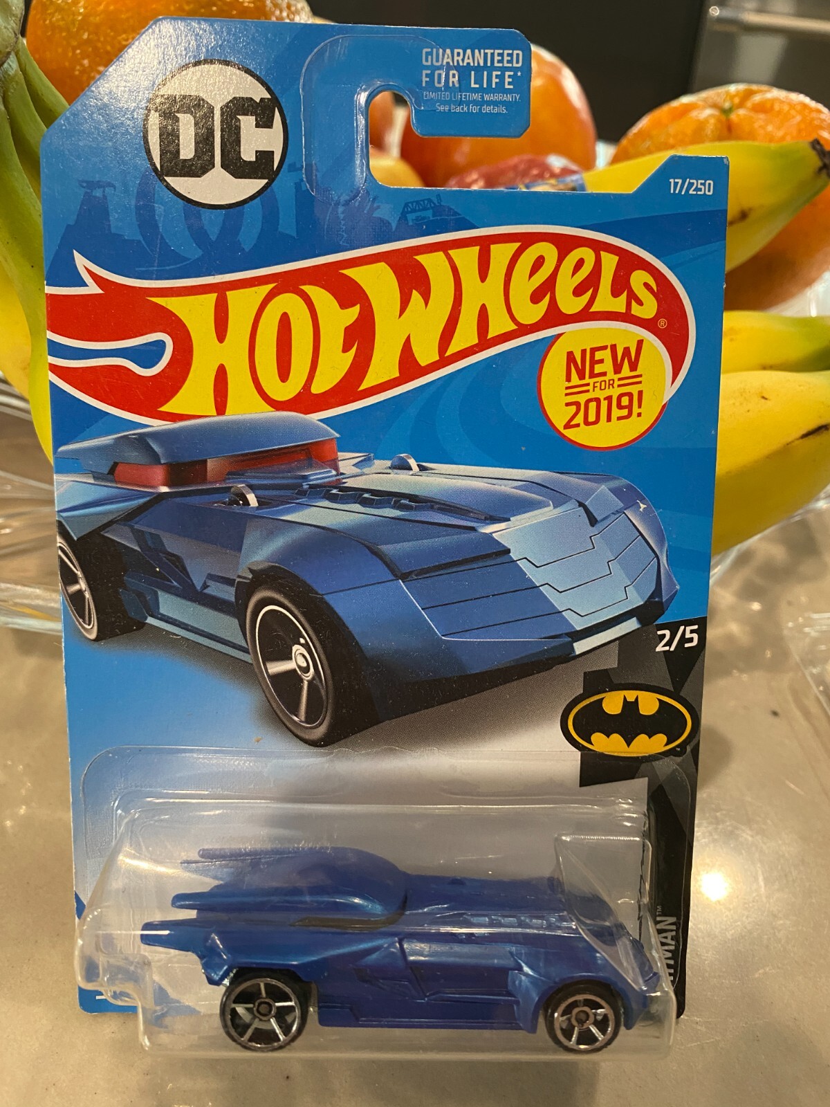 2019 Hot Wheels #17 Batman 2/5 DC BATMOBILE Variazione Blu Con Ruota OH5 Cromata
