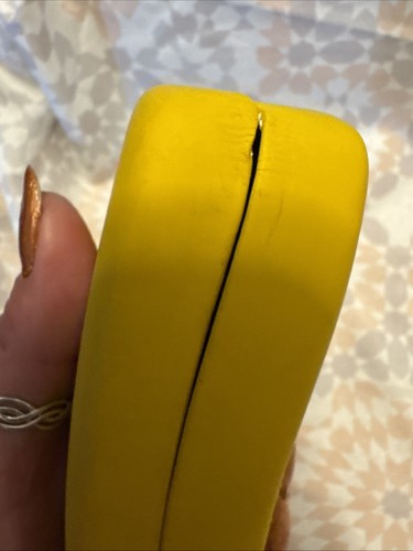 Ray-Ban Yellow Slim Hard Clamshell Sunglasses Case Red Interior Child/Junior - Picture 12 of 13