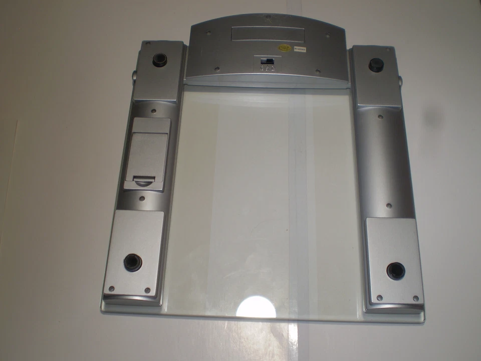 Dos básculas de baño digitales (analizador de grasa corporal más delgado y Conair) Foto 3 de 4