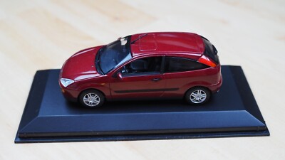 Ford Focus 1. Generation, weinrot, 1:43 - Paul's Model Art