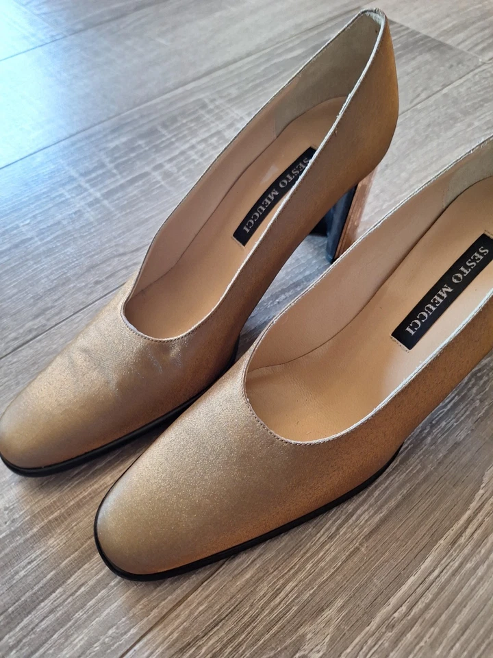 Zapatos de salón Sesto Meucci Italia para mujer talla 7 estrechos dorados espejo tacón bloque Foto 4 de 4