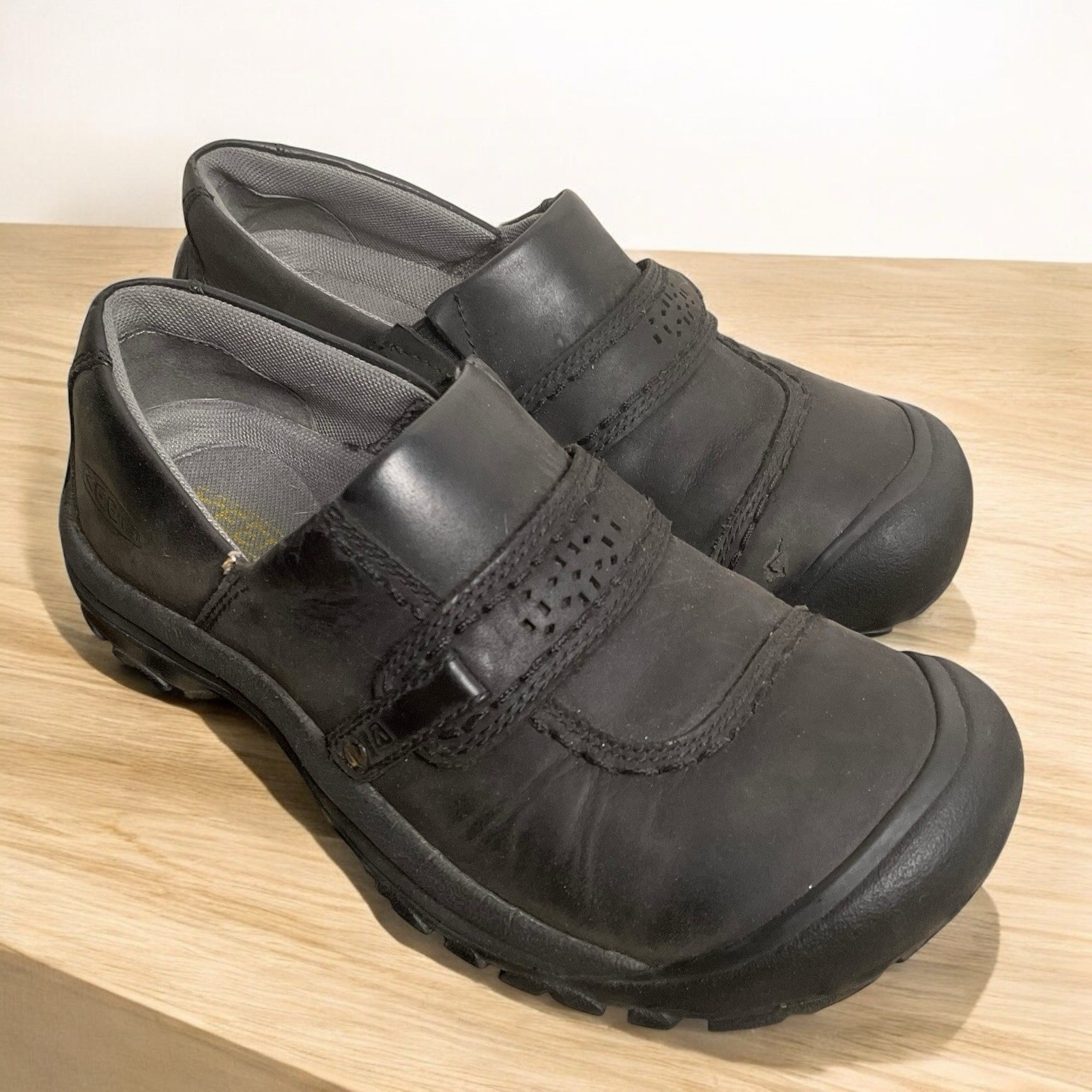 Scarpe da trekking Keen Kaci donna taglia 7 W mocassino pelle nero pieno fiore casual