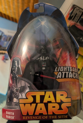 Star Wars Revenge of the Sith Dart Vader 4 Lightsaber Attack OVP