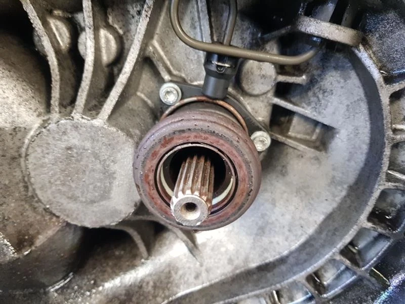 14-20 MK4 VAUXHALL CORSA GEARBOX F17 1.4 PETROL D14XEJ(LDD) B14XER 5 SPED MANUAL - Image 2 of 4