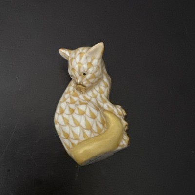 Herend Yellow Butterscotch Cat figurine Fishnet pattern 24k Gold Accents 5283
