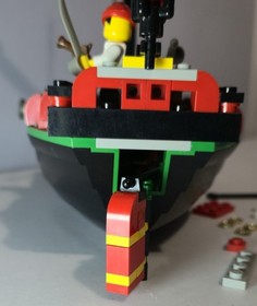 LEGO 6250 Cross Bone Clipper - 99% Complete Authentic Pcs. Very Clean! 