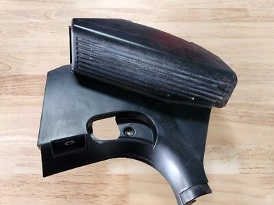 51 43 8 189 733 oem Bmw E46 3 series black plastic Foot rest in