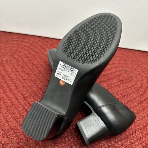 Unstructured Clarks Womens Pumps Black Leather Slip On Square Toe Block Heel 7.5 - Picture 10 of 10