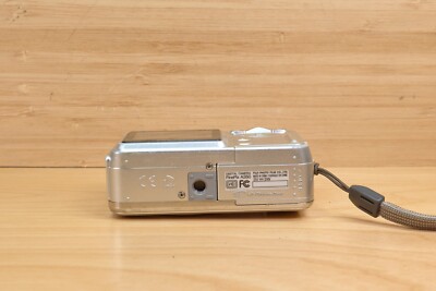 【中古デジカメ】FUJI FILM FinePix A FINEPIX A350 Fujifilm FinePix A350 5.2 MP Digital Camera, with 3x Optical Zoom