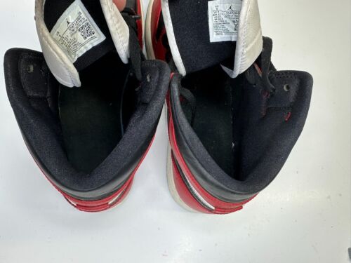 Nike Air Jordan 1 Mid Chicago Black Toe 554724-069 Sneakers Sz 9 - Picture 6 of 8