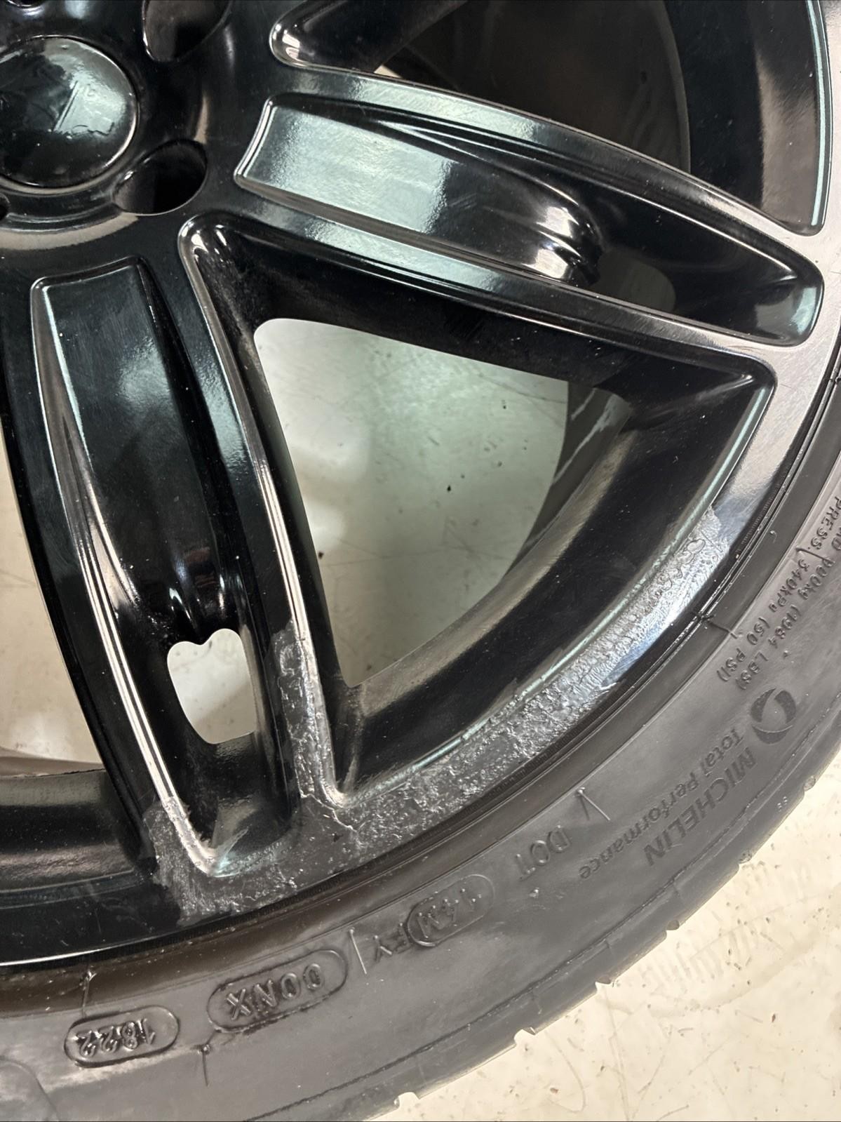 14-20 Maserati Quattroporte Wheel rims SET OEM MICHELIN PILOT SPORT ALL SEASON