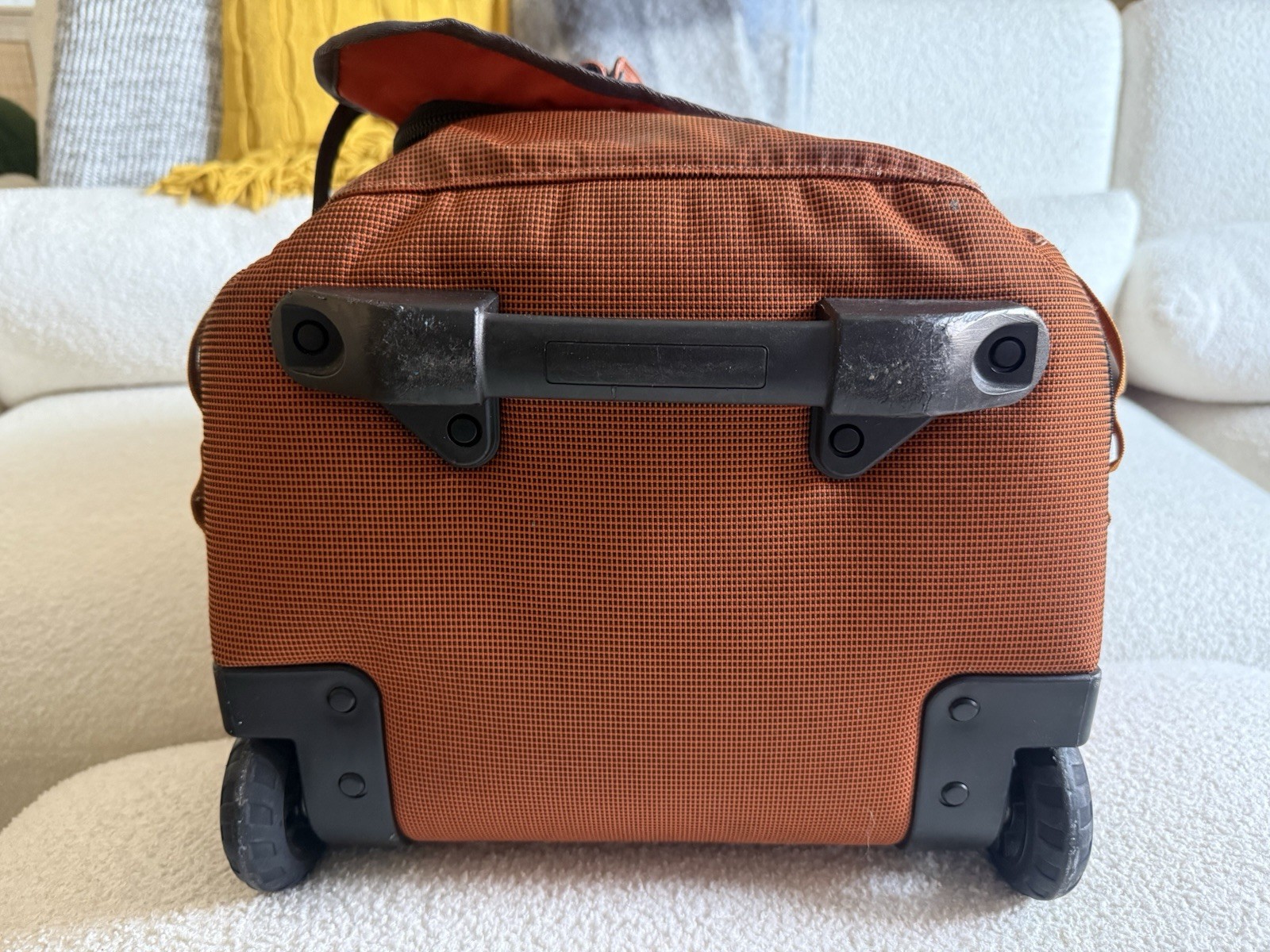 RARE Patagonia Black Hole Wheeled Duffel 45L Orange 49376 Discontinued thumbnail 4