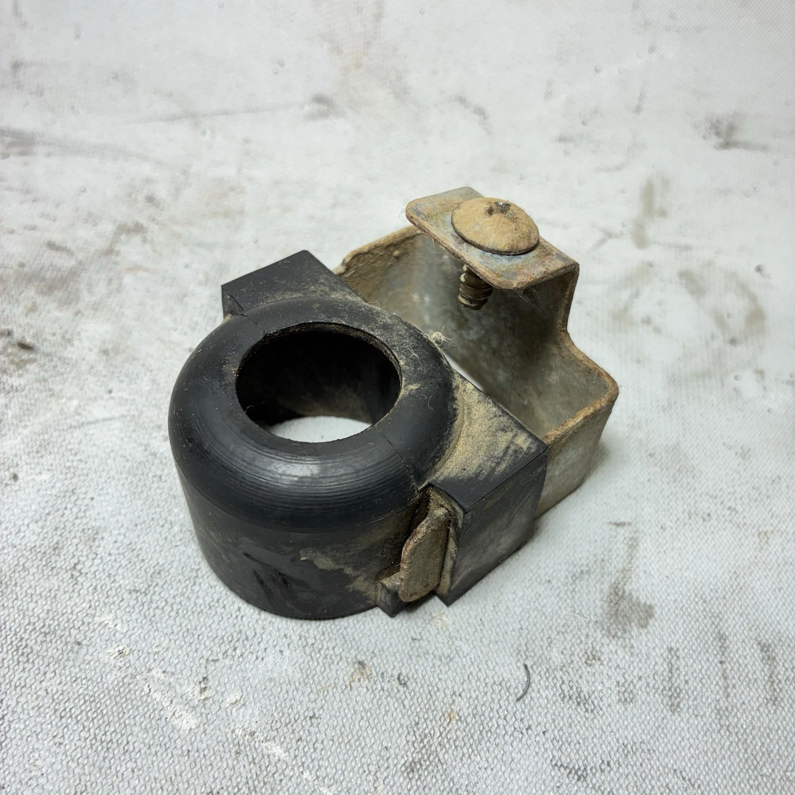 2001 Honda TRX250EX Starter Solenoid Relay Boot Holder 2001-2008