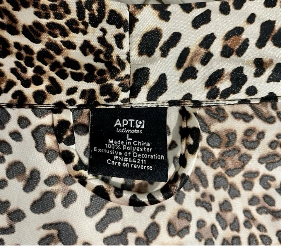 De colección Apt. Conjunto de bata de satén y vestido sin mangas con estampado de leopardo íntimo 9 talla grande Foto 4 de 4