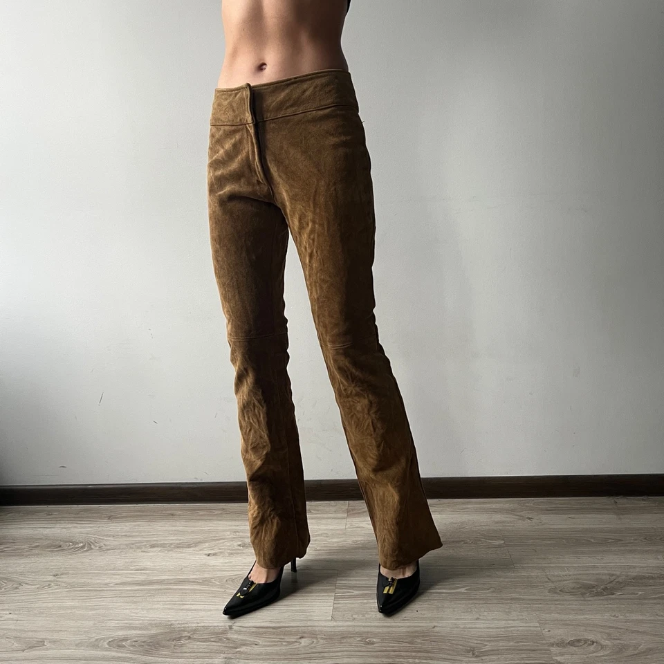Pantalones de cuero de gamuza marrón acampanados tiro bajo vintage de United Colors of Benetton XS/S Foto 3 de 4