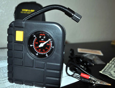 MINI COMPRESOR DE AIRE con Estuche de Coche y Accesorios. Stop & Go. Negro