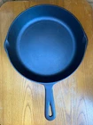 Vintage BSR Century Series NO. 7 cast iron skillet 10 1/8” sits flat no wobble