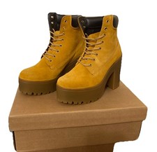 STEVE MADDEN TINDRA Tan Suede Leather Platform Boots Booties Sz 7 Chunky