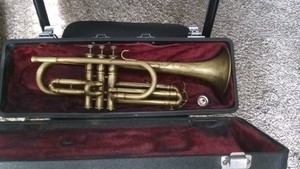 VINTAGE BRASS TRUMPET UNKNOWN NAME (if you recognize the engraving let me no)