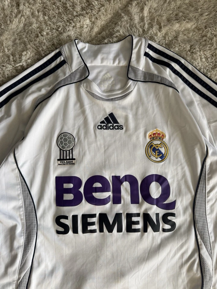 Real Madrid 2006/07 Home Soccer Jersey Player Fitting Size XL - Image 4 of 4