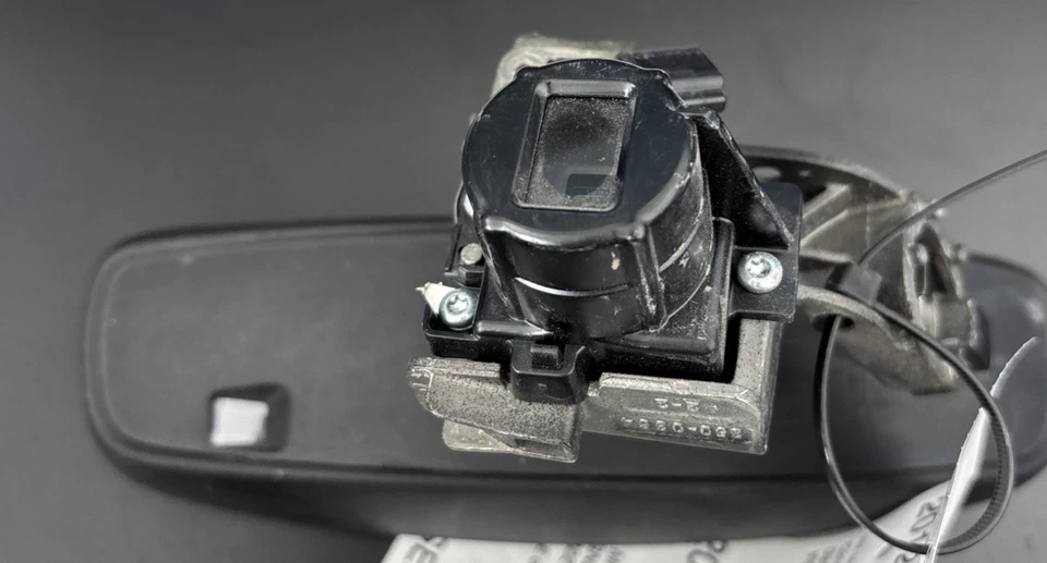 2018-2021 Dodge Durango Jeep Grand Cherokee Rear-View OEM 048417 - Image 3 of 4