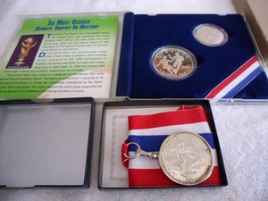 1994 WORLD CUP SPECIAL EDITION SET & ONE 90% SILVER DOLLAR VICTORY RIBBON