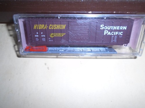 ROUNDHOUSE #8122 50' VAGÓN DE CARGA DE UNA SOLA PUERTA - Pacífico Sur #sp 233675 n | Zustand: Used