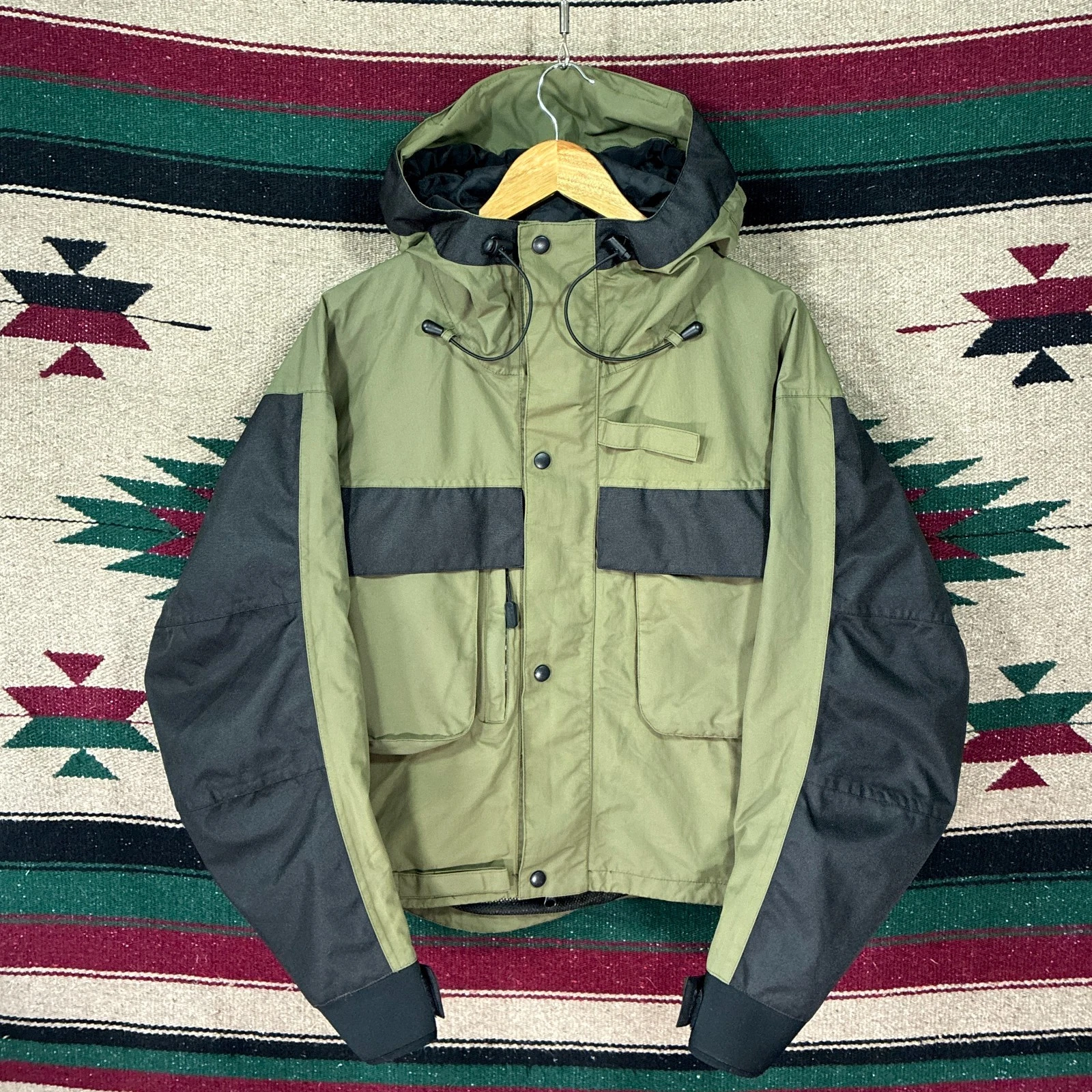 Stillwater Green & Black Waterproof Jacket - Men's Medium - Cropped Fit