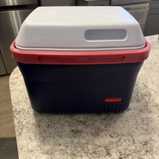 Rubbermaid 1826 Osobista chłodnica na lunch 6-pak Czerwono-biała Niebieska