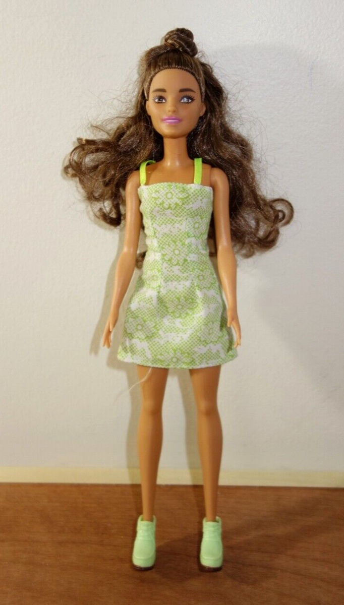 frozen anna green dress costume Barbie Doll Special 2004 Edition in Box – parisdiva.com