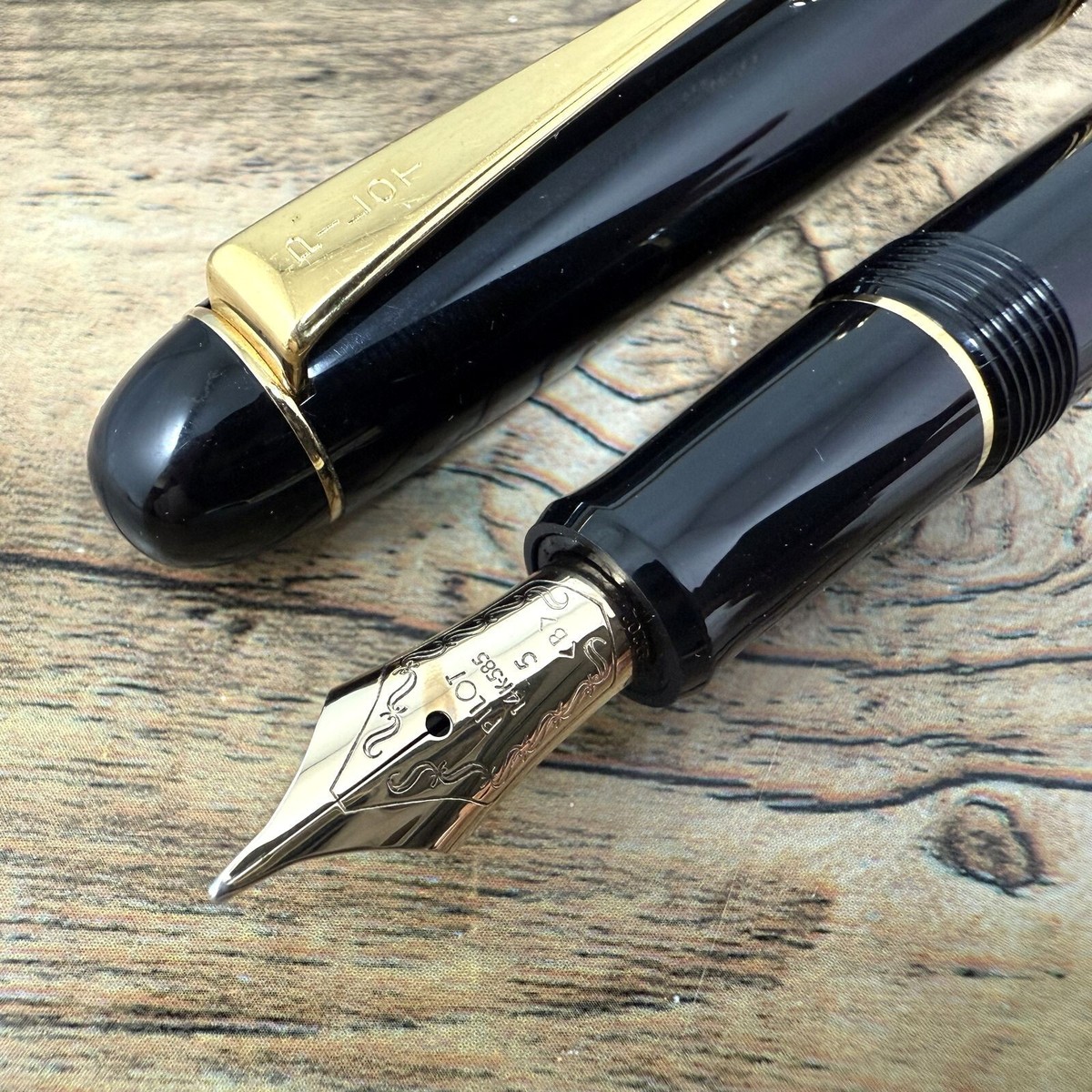 PILOT CUSTOM 74 14k-585 GOLD NIB:B FOUNTAIN PEN VINTAGE JAPAN A375