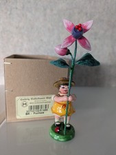 Hubrig Volkskunst Blumenmädchen mit Fuchsien Neu & OVP