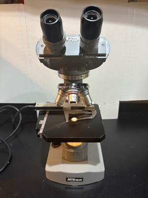 Nikon Microscope 4X 10X 40X 100X 74814 75899