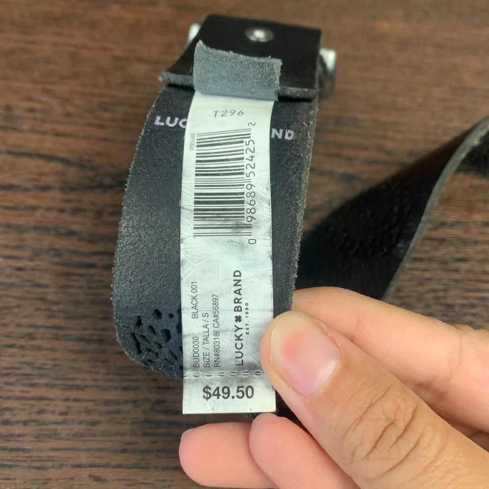 Cinturón para mujer Lucky Brand talla S diseño recortado de hebilla de cuero negro Foto 4 de 4