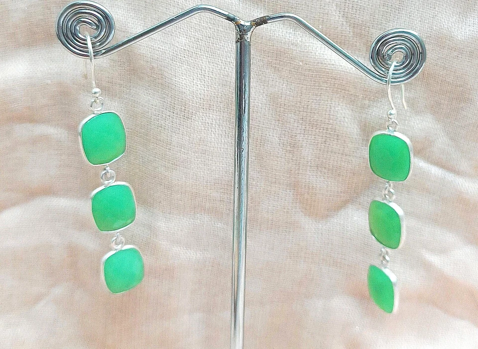 Orecchino a gancio in argento sterling 925 con onice verde naturale... - Immagine 3 di 3