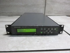 TEKTRONIX SPG-300 DIGITAL SYNC PULSE GENERATOR