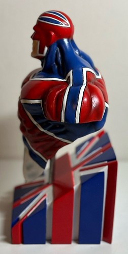 CAPTAIN BRITAIN : MARVEL LTD STATUE BUST BOXED DIAMOND SELECT #555/2500 - Picture 5 of 7