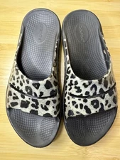 OOFOS Oofoam OOahh Limited Slide Sandals Cheetah Print Shoes Mens 9 Womens 11