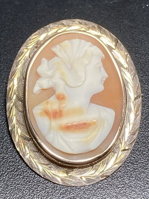 Antique Cameo 10K Gold Brooch(Thick Gold Border), Nice Detail 7.3grams Total