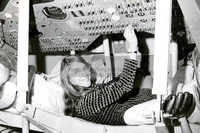 MARGARET HAMILTON APOLLO COMMAND MODULE NASA B&W 4X6 PHOTO