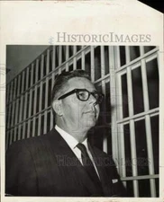 1965 Press Photo Prison chaplain Jack Riddle - lra91078