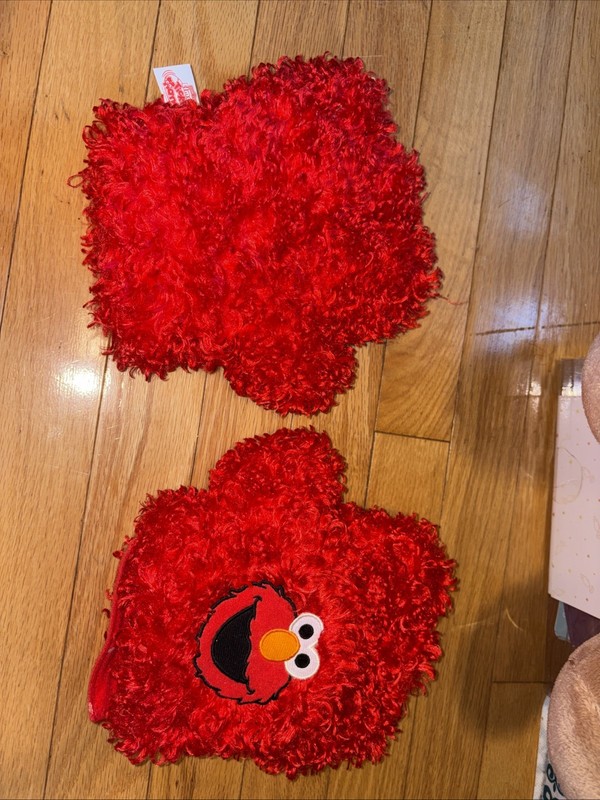 Sesame Street Elmo Tickle Me Left Hand Red Gloves 2008 Fisher Price Works
