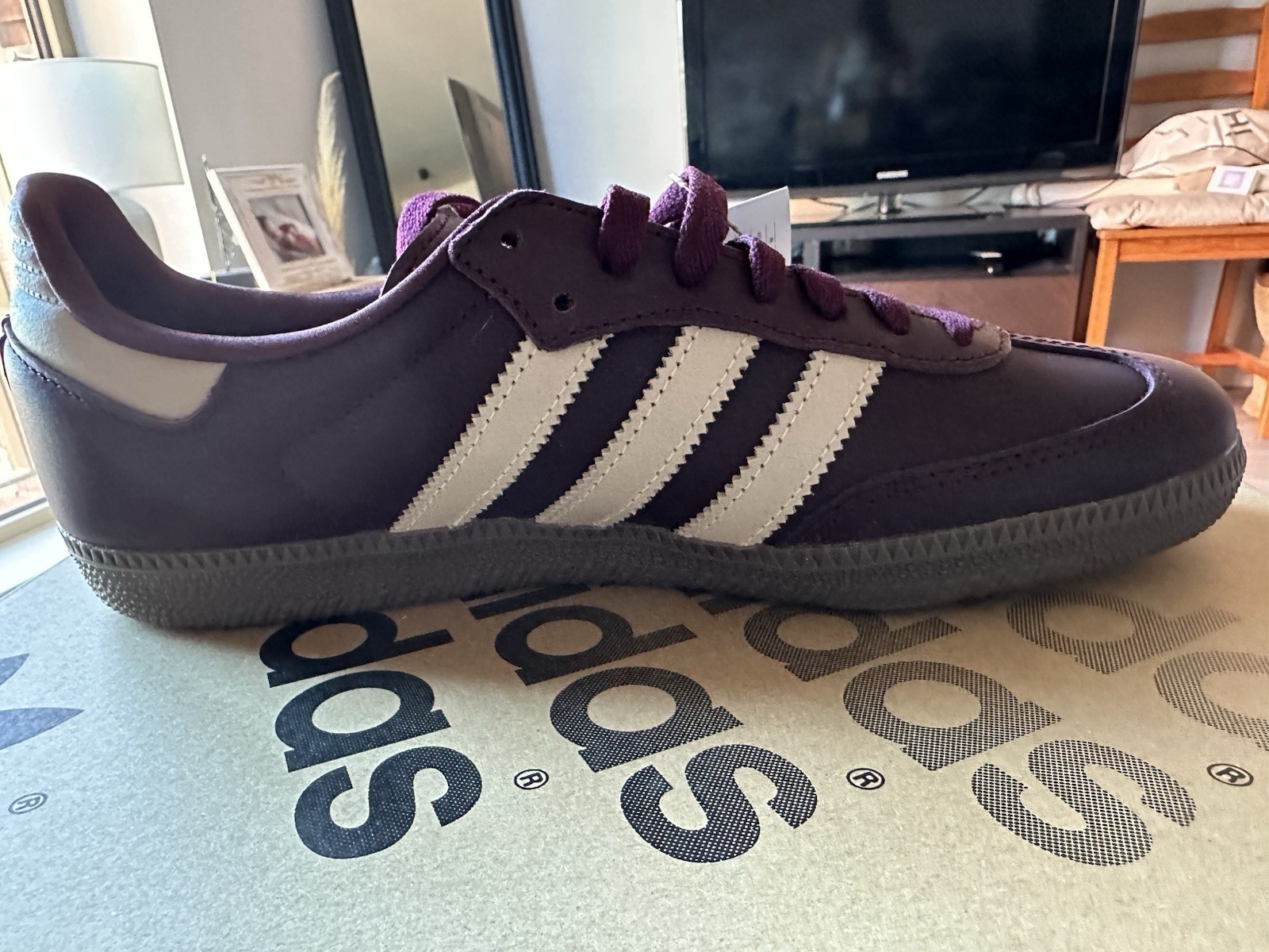 Adidas samba OG ‘Maroon Crystal Sand’ completely New, With Tag And Original Box image 7